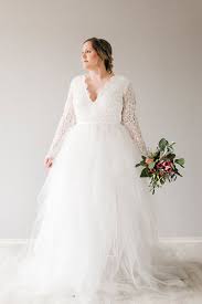 Das perfekte hochzeitskleid für jede frau. Brautmoden Trends 2019 Curvy Kleidertraume Goes Haute Couture Plusperfekt