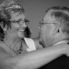 My grandparents did it again! 🎉🌸 I was 8 when my Mimi and Papa made it a  tradition to send me roses matching my age. I'll be turning 26 tomorrow and  I