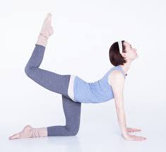 Cet exercice permet la transition repos > travail en douceur ! 18 Asanas Pour L Ouverture Du Bassin Et La Detox Emotionnelle Yoga Vedas Yoga Vedas