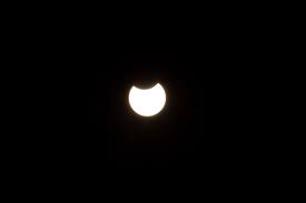 Gedeeltelijke zonsverduistering op 4 januari. Mm5x3qsgisnavm