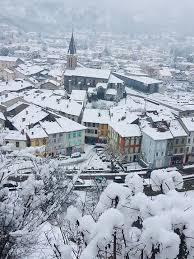 C'est un centre industriel situé à un important carrefour. Un Matin De Neige Sur Tarascon Sur Ariege Villes Tarascon Sur Ariege Ariege Midi Toulousain Occitanie Routard Com