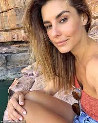 Lauren phillips is an actress, known for dance of the dead (2008), torchwood (2006) and the legend of bloody mary (2008). Freedomroo Lauren Phillips Performs The Wap Dance For Boyfriend Paul O Brien Australiannewsreview