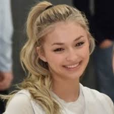 Alyssa Ott's Instagram, Twitter & Facebook