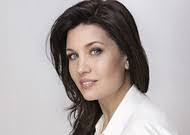 Norma at the Liceu, The Sword and the Cross (Column)