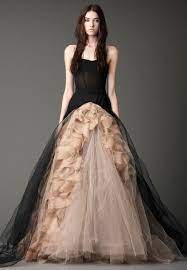 See more of trucchi spose.cerimonie.e serate particolari on facebook. Abiti Da Sposa Particolari Tutte Le Tendenze Per Un Abito Da Sposa Che Spezzi Con La Tradizione