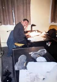 Cem yılmaz bu fotoğrafı cem abin de liseliydi…1987 airport. Cem Yilmaz Dan Nostaljik Paylasim