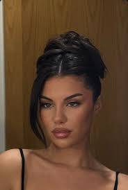 Olga Aviles's Instagram, Twitter & Facebook