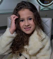 Photo by 👗MODA KIDS & TEENS 👕 (@laranjanina_) · April 8, 2025