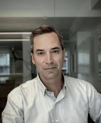 Chris Halloran's Instagram, Twitter & Facebook