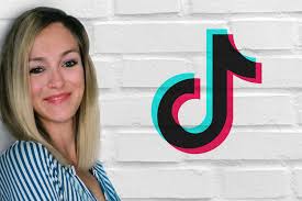 Nicole sanchez (born july 14, 1997), better known by her online alias neekolul, is an american twitch streamer and tiktok personality. Wie Du Deinen Content Fur Tiktok Aufbereitest Nicole Wehn