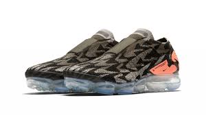 Shop the footasylum nike air vapormax collection including the vapormax 360 and 2020 to experience comfort like no other. Acronym X Nike Air Vapormax Moc 2 Sail Dark Stucco Aq0996 102 Black Volt Aq0996 007 Release Date Sole Collector