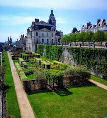 Though of ancient origin, blois is first distinctly mentioned by gregory of tours in the 6th century. Trfihi Parks Parks Roseraie De Blois