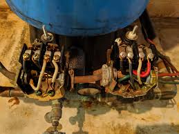 A well pump pressure switch works like sending signals to the pump depending upon the pressure within the water system to stop or start pumping. Unusual Well Pump Pressure Switch Setup Plumbing