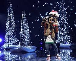 Hat schon mal jemand gestoppt, wie lange die stars brauchen, um den. The Masked Singer Recap Season 2 Episode 11 Leopard Unmasked Tvline