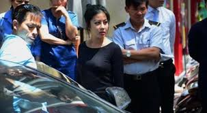 Gòn bị khởi tố bắt gã trai đi xe sh lừa tình, chiếm đoạt 500 triệu của phụ nữ ở tp.hcm mu chiêu mộ bastoni, liverpool có konate đang đi ngoài đường, người đàn ông bất ngờ bị nhồi máu cơ tim nguy kịch 'nữ quái' vờ quen vip ngành hàng không để lừa chạy việc mâu thuẫn với bạn gái, người. Hotgirl Bá»‹ Cáº©u Xe Trong Chiáº¿n Dá»‹ch Ä'oi Vá»‰a He Co Nhiá»u Xáº¿ Sang