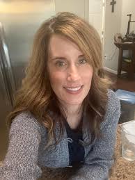 what haircut and color would work for me with naturally thin, curly, and  light blonde hair?