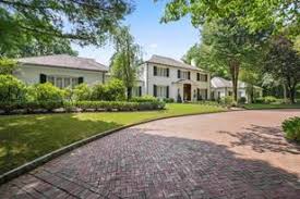 Googl) google reportedly announced a hiring pause on wednesday, stating it will stop hiring for two weeks, not long after announcing it would slow the. 79 Black Oak Rd Weston Ma 02493 Mls 73024669 Coldwell Banker
