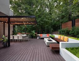It is constructed outdoor at a given angle of elevation while connected to a building. 75 Beautiful Backyard Deck Pictures Ideas December 2020 Houzz