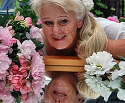 H Ä L L E K I S K U R I R E N