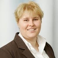 Pam Braun's Instagram, Twitter & Facebook