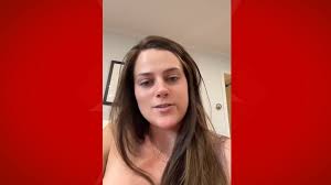 Schock: Fremde filmt junge Mutter beim Stillen und postet es bei Facebook