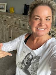 Doris Ewing's Instagram, Twitter & Facebook