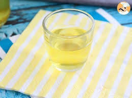 Limoncello Maison Facile Recette Ptitchef Recette En 2020 Limoncello Limoncello Maison Alcool Pour Fruits