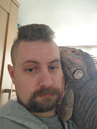Ok let's have a picture post... Cuddles with your reptile family members. (  It's cold and wet and I'm at work tonight, I need a pick me up )