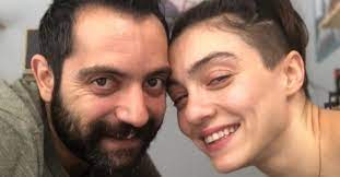 Oyuncu, sosyal medyadan yaptığı açıklamada şu ifadeleri kullandı: Merve Dizdar Ile Gurhan Altundasar Bosandi