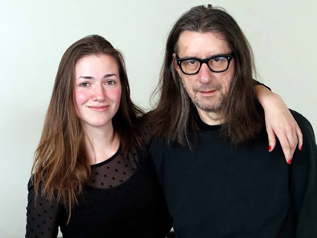 Herman Brusselmans verklapt hoe zoontje gaat heten: 'Waarom zou je zoiets  niet zeggen? Ik vind dat bullshit' | Show | AD.nl