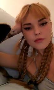 Lisa Mikula's Instagram, Twitter & Facebook