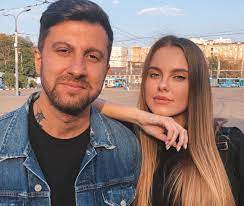 Его избранницей стала внучка покойного президента узбекистана. Zachem Amiran Sardarov Vstretilsya S Darej Klyukinoj