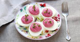 Recette œufs Mimosa A La Betterave En Video Recette Oeufs Mimosa Recette Recette Oeuf Oeuf Mimosa