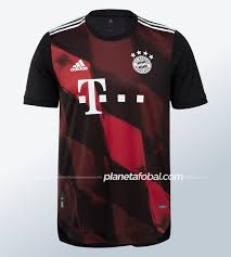 Inspirada na cidade de munique, a nova segunda camisa do bayern para próxima temporada é toda preta com detalhes dourados. Tercera Camiseta Adidas Del Bayern Munich 2020 2021