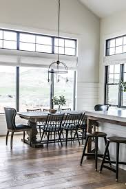 Smi Modern Farmhouse Kitchen And Dining Nook Sita Montgomery Interiors F Modern Farmhouse Dining Room Farmhouse Dining Rooms Decor Modern Farmhouse Kitchens