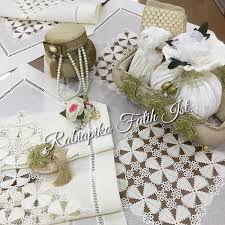 Masa Ortusu Dantelleri Yine Kestik Bictik Masa Ortusu Calistik Ve Almanya Ya Yolcu Ettik Bu Aralar Place Card Holders Place Cards Gift Wrapping