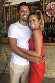 Hannah And Dylan Share Some News At The Bachelor In Paradise Reunion Show Bachelor Couples Bachelor Nation Celebrity Couples