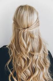12 Schnelle Frisuren Furs Buro Frisuren Coole Frisuren Frisur Hochgesteckt