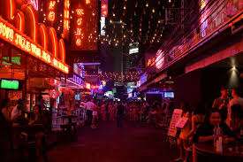 These are the most patrol by tourists visiting the city for the first time. Bangkok Red Light District Hotels Guide To Nana Plaza Soi Cowboy Patpong