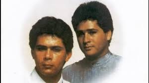 Com composições próprias, geralmente em parceria com o amigo erasmo carlos, fundando as bases para o primeiro movimento de rock feito no brasil. Desculpe Mas Eu Vou Chorar Leandro Leonardo Youtube