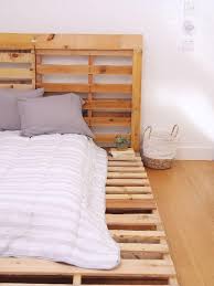 Palletising consignments allows you to transport heavy goods and large quantities of grouped stock in quick the uk pallet size can be widely used throughout the uk. 23 Inexpensive Diy Pallet Beds You Can Build From Scratch Sawshub