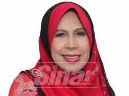 Saat itu aku belum terlalu memikirkan untuk ml, aku terlalu lugu untuk itu. Wanita Puteri Umno Sabah Mahu Tunggu Dulu