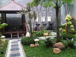 Aturlah tumbuhan sesuai dengan space taman belakang rumah minimalis anda. Jogja Taman Tukang Taman Jogja Design Taman Dan Kolam Minimalis Jasa Taman Kolam Minimalis Yogyakarta