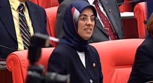 Ve 26 dönem i̇stanbul milletvekili ravza kavakçı kan'ın kız kardeşi, hukukçu ve ilahiyatçı yazar prof. Merve Kavakci Kimdir Kavakci Hanedani Mutlaka Oku