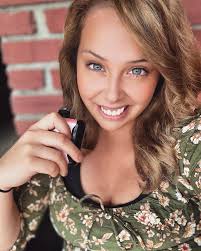 Jody Bee's Instagram, Twitter & Facebook