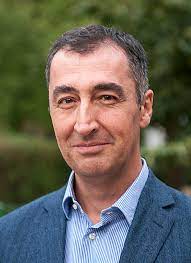 Özdemir erzählt in dem post auch rührende geschichten aus seiner kindheit. Datei 16 09 02 Cem Ozdemir Ralfr Rr2 4940 Jpg Wikipedia