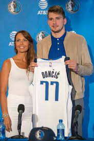 Лука дончич ★ luka dončić запись закреплена. Luka Doncic Is Living His Dream Thanks To His Mom Who Continues To Prove She S The Star Of The Family Barstool Sports