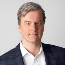 Alexander Bar's Instagram, Twitter & Facebook