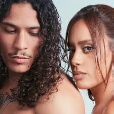 Amel bent — ne retiens pas tes larmes 03:43. 1 2 3 By Amel Bent