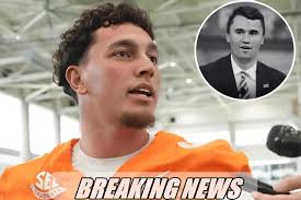 BREAKING NEWS 🚨: Tennessee Volunteers quarterback Joey Aguilar has moved  the college football world by calling for a minute of silence before each  game to honor the late Charlie Kirk, founder of